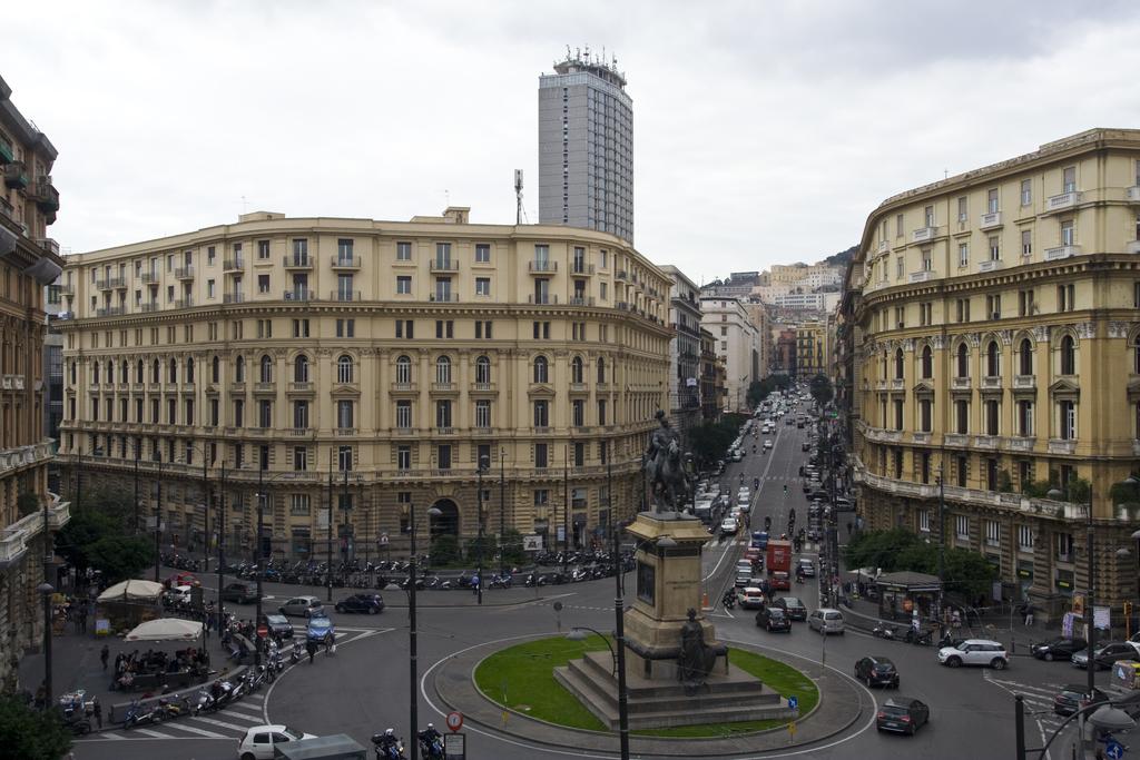 piazza bovio napoli