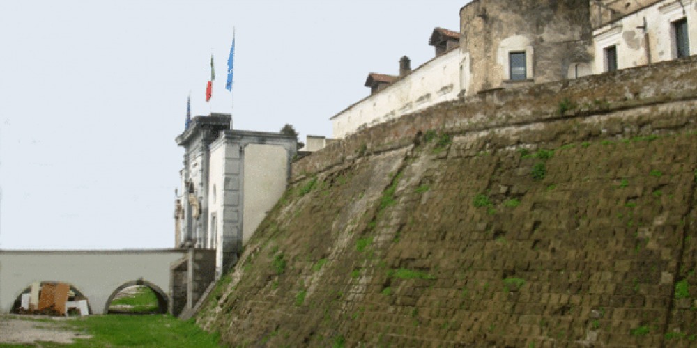 foto castello dei conti di Acerra