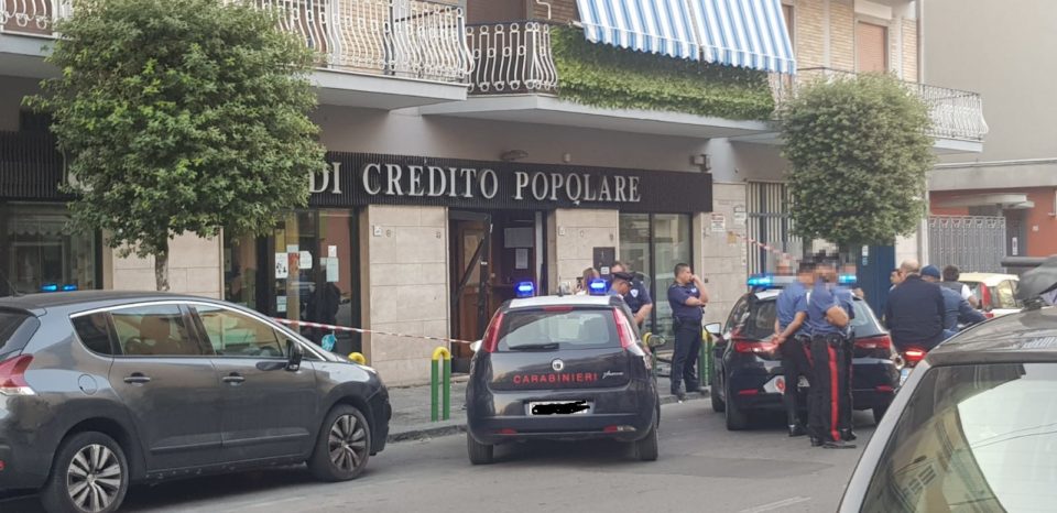 acerra-portato-via-bancomat (1)